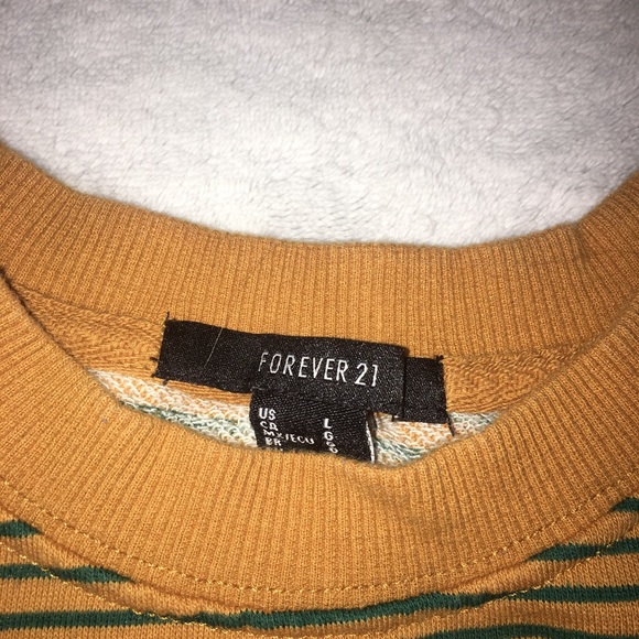 F21 cropped sweatshirt - Picture 3 of 3